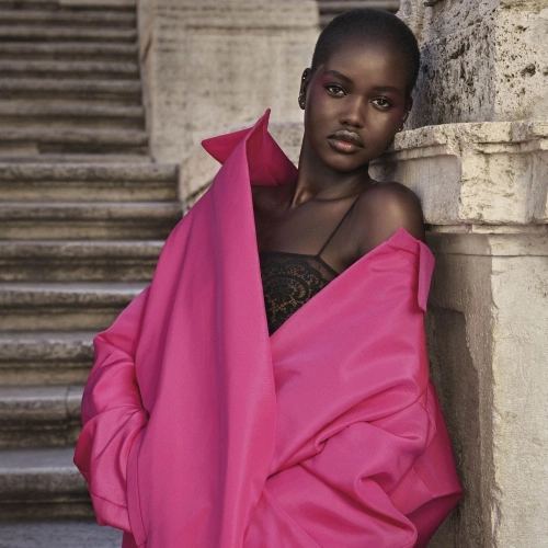 VALENTINO BORN IN ROMA Perfumed Hair and Body Mist 3614274484984_3.jpg