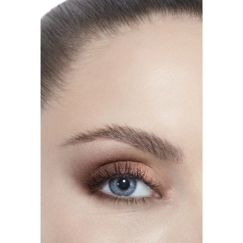 LES 4 OMBRES BOUTONS Multi-effect eyeshadow 3145891512199_5.jpg