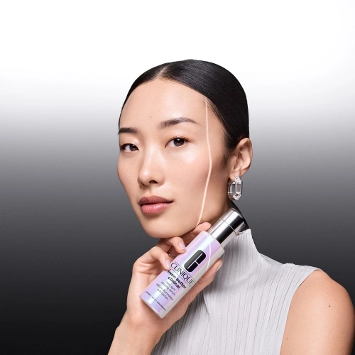 EVEN BETTER Even Better Clinical™ - Brightening Serum for Dark Spots 192333166925_4.jpg