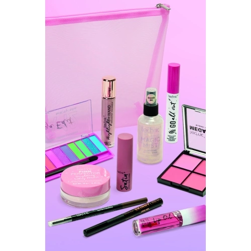 TECHNIC Make-up set 995222_lifestyle_HIRES_CMYK.jpg