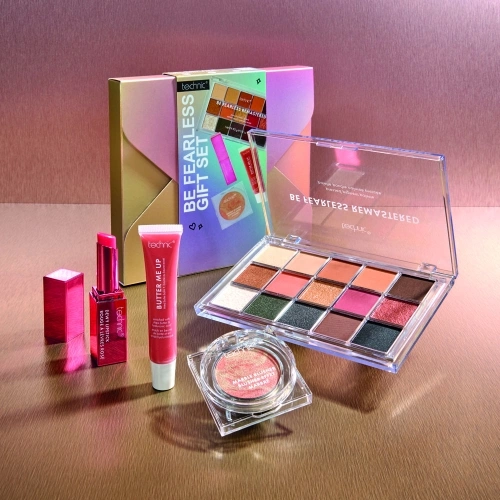 TECHNIC Coffret maquillage 995219_lifestyle 2_HIRES_CMYK.jpg