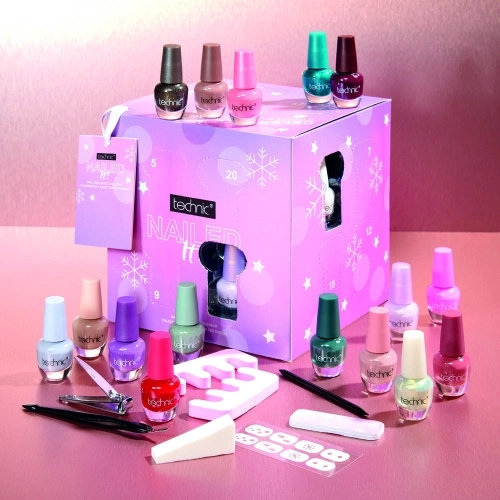 CALENDRIER DE L'AVENT Make-up set 995231_lifestyle_HIRES_CMYK.jpg