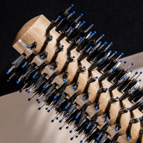 THE NO. 1 BRUSHING BRUSH Brush for blow-drying fine, short to medium-length hair 3473311690388_2.jpg