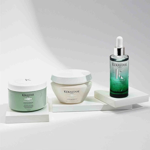SPÉCIFIQUE BAIN DIVALENT Shampoing équilibrant pour racines grasses et longueurs sèches 