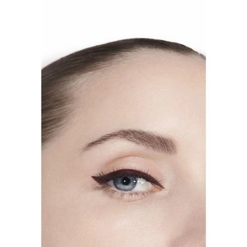 LE LINER DE CHANEL High-precision, long-lasting, smudge-proof liquid eyeliner 3145891875522_3.jpg