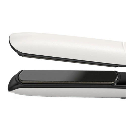 PLATINUM+ Smart hair straightener that predicts your hair's needs 