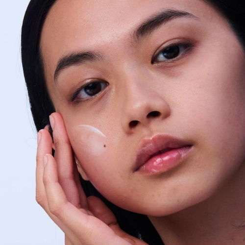 Bright Plus [ADVANCED] Moisturising radiance milk emulsion 3666057333095_2.jpg