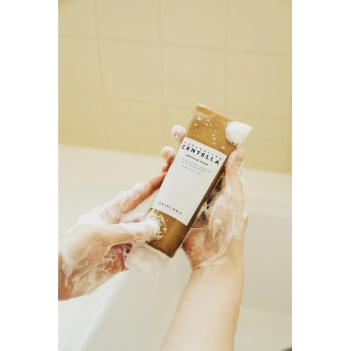 MADAGASCAR CENTELLA AMPOULE FOAM Cleansing foam 8809913830818.1.jpg