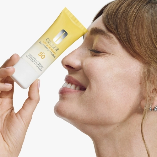 UV SOLUTIONS Tinted Brightening Sun Care SPF 50 192333300244_4.jpg