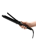 BaBylissPRO_Haircare_BAB2494E_CurlingTong_In-Hand_RGB_300dpi_W.jpg