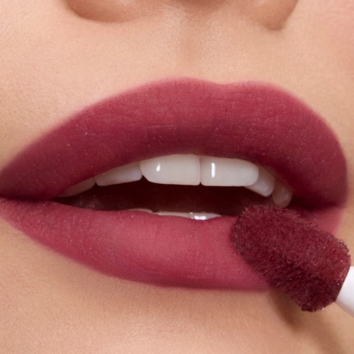 LIP IDÔLE CUDDLE BLUR Rouge à lèvres mat fini velours floutant enrichi en soin 3614274800258_2.jpg