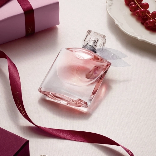 LA VIE EST BELLE Coffret Eau de Parfum Edition Limitée Noël 3614274983920_2.jpg