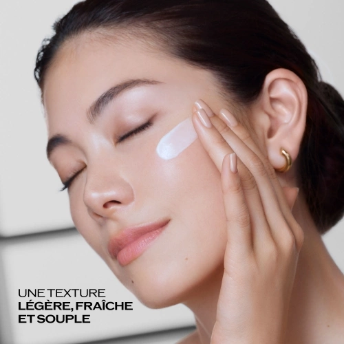 FUTUR SOLUTION LX Total Regenerating Silky Cream 729238228948_2.jpg
