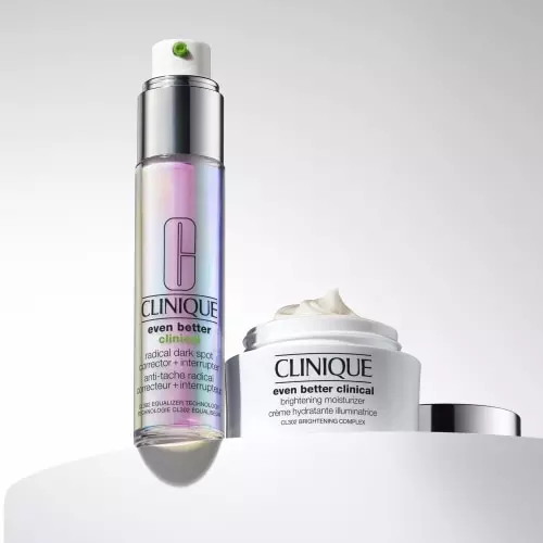 EVEN BETTER CLINICAL™ Illuminating Moisturizer 192333122211_4