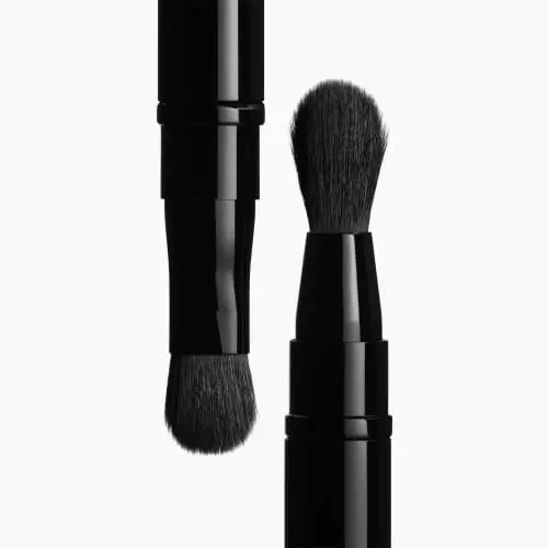 CHANEL BRUSHES Retractable eyelid duo brush n°200 3145891388572.jpg
