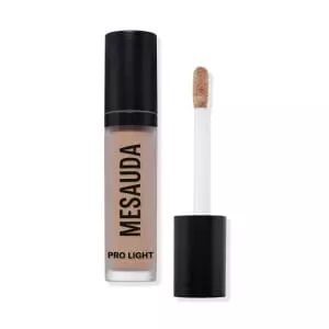 PRO LIGHT CONCEALER    Corrector   fluid