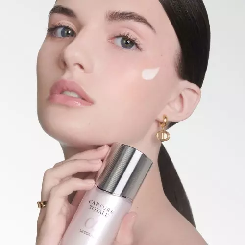 CAPTURE TOTALE Capture Totale Le Sérum anti-aging - firmness, youth and radiance 3348901623995_1.jpg