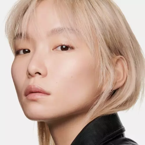 LES BEIGES Beautiful natural glow complexion hydration and long-lasting hold 3145891847246_4.jpg