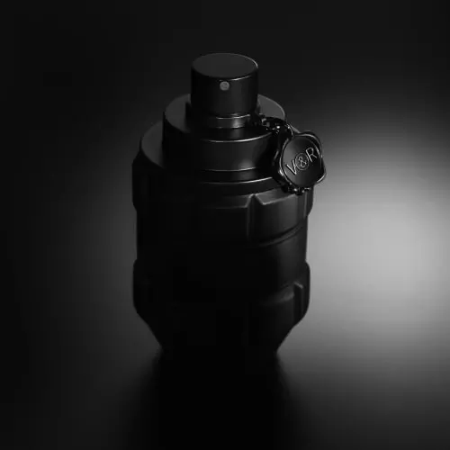 SPICEBOMB DARK LEATHER Enigmatic, sensual eau de parfum for men 3614274158113_4.jpg