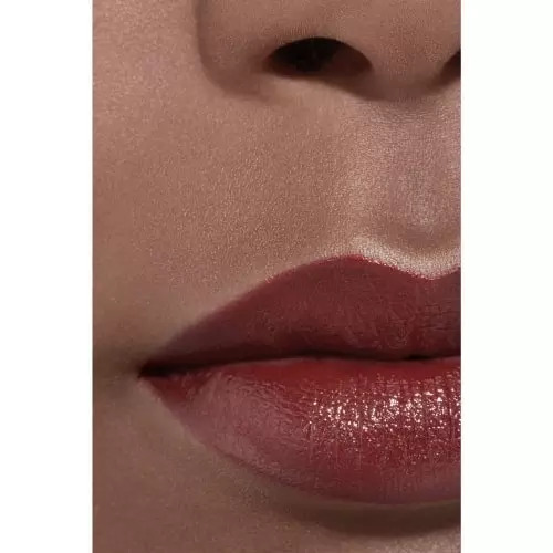 ROUGE ALLURE L'EXTRAIT Le rouge haute intensité. extrait de lumière et de soin 3145891639476_6.jpg