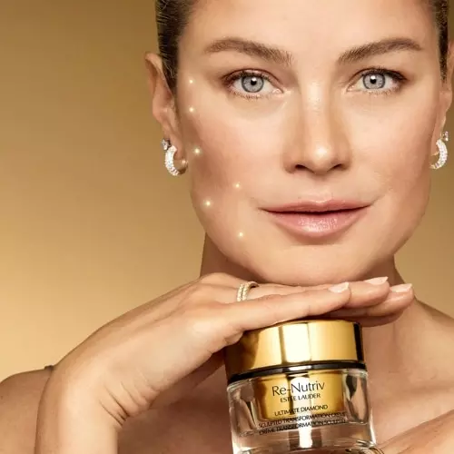 RE-NUTRIV ULTIMATE DIAMOND Crème Transformation Sculptée Re-Nutriv Ultimate Diamond 887167567498_2.jpg