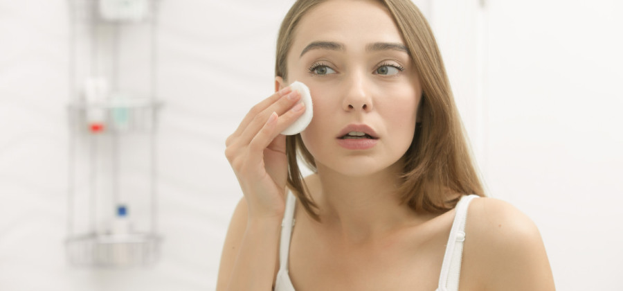 Gel nettoyant peau grasse : comment bien le choisir - Parfumdo